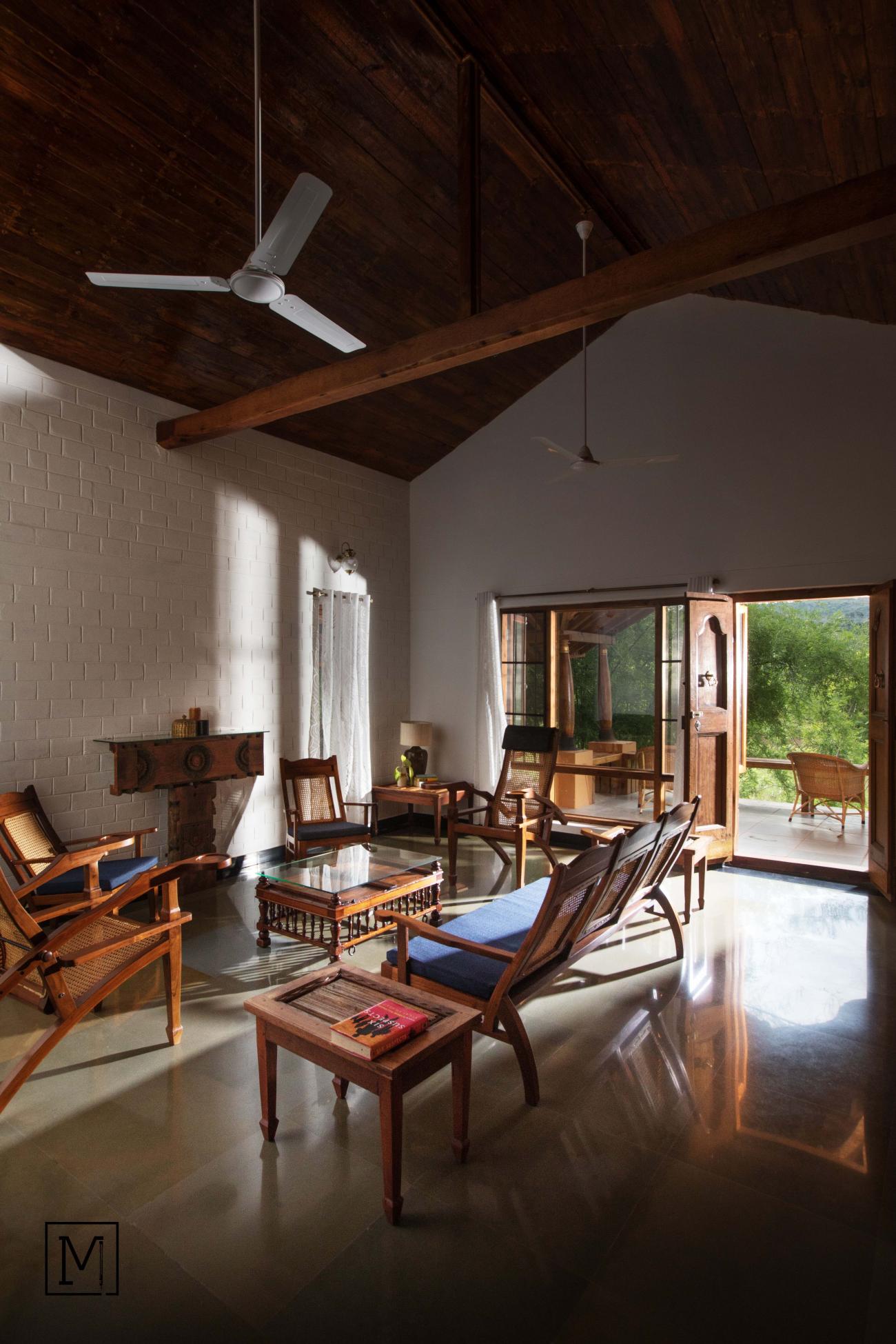 Ra Maram | Mud Architecture | Doddamanchi | Living room_05