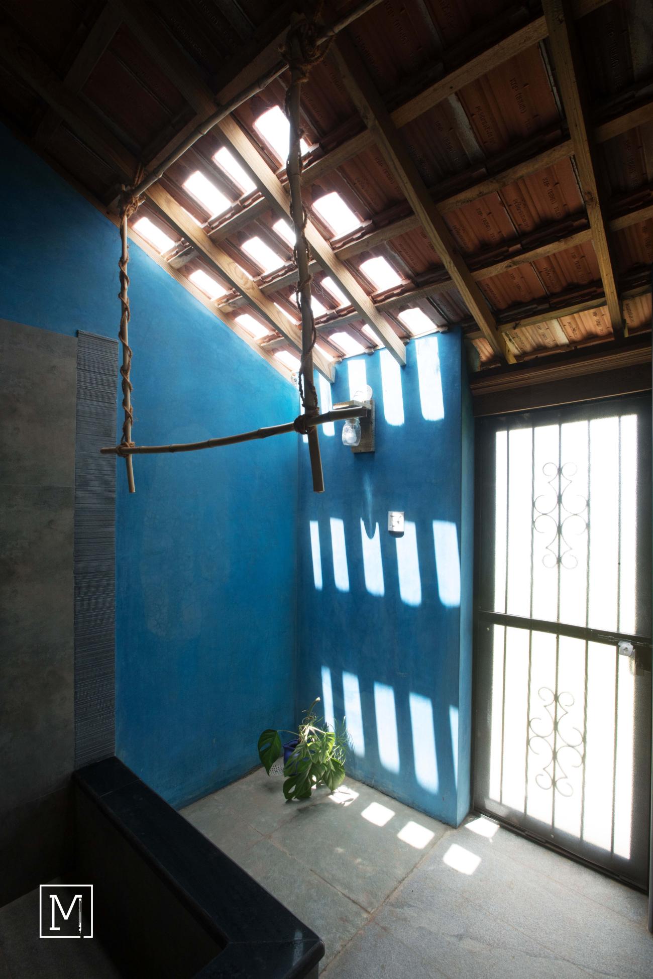 Ra Maram | Mud Architecture | Doddamanchi | Oxide finish Bathroom_13
