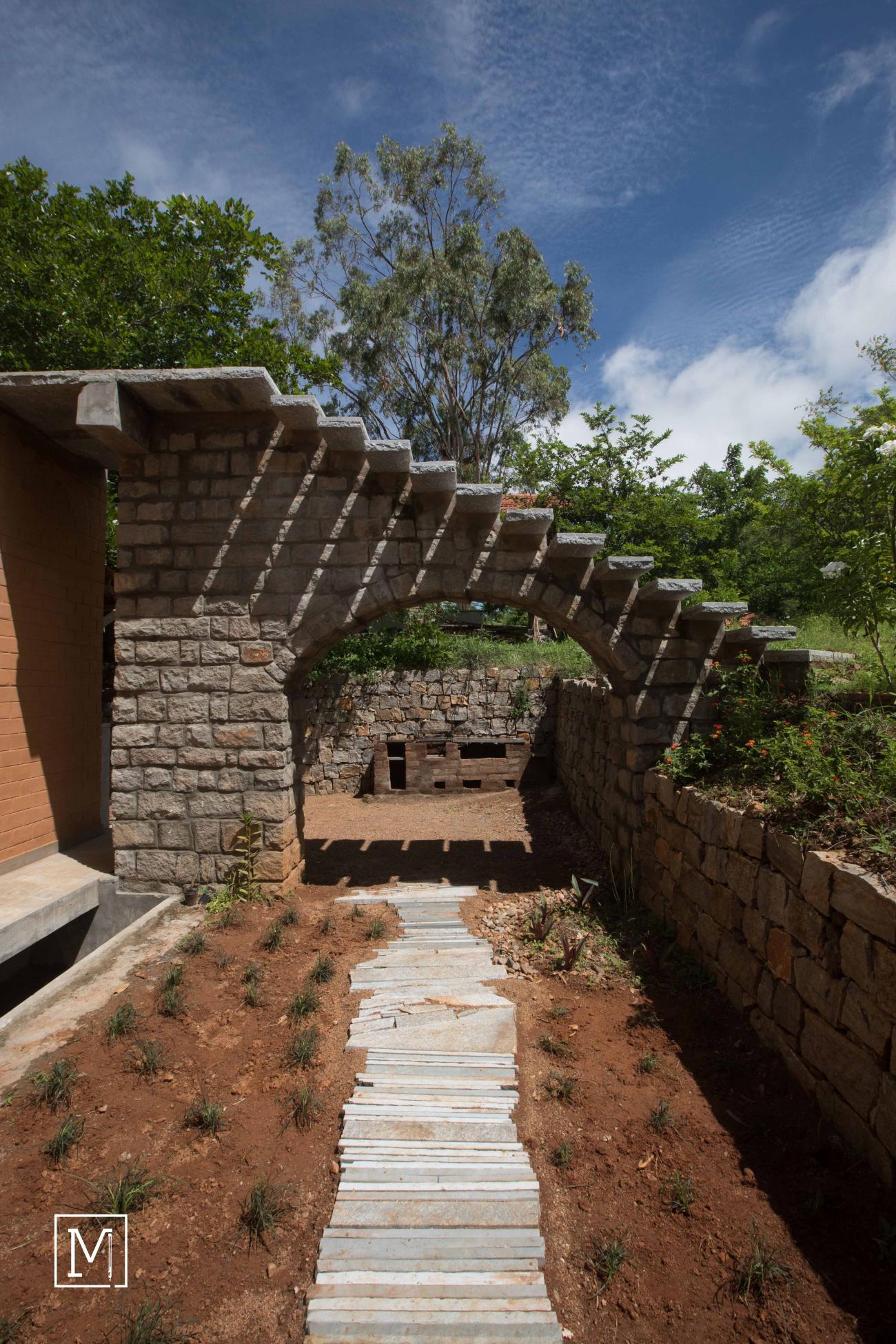 Ra Maram | Mud Architecture | Doddamanchi | Stone staircase_15